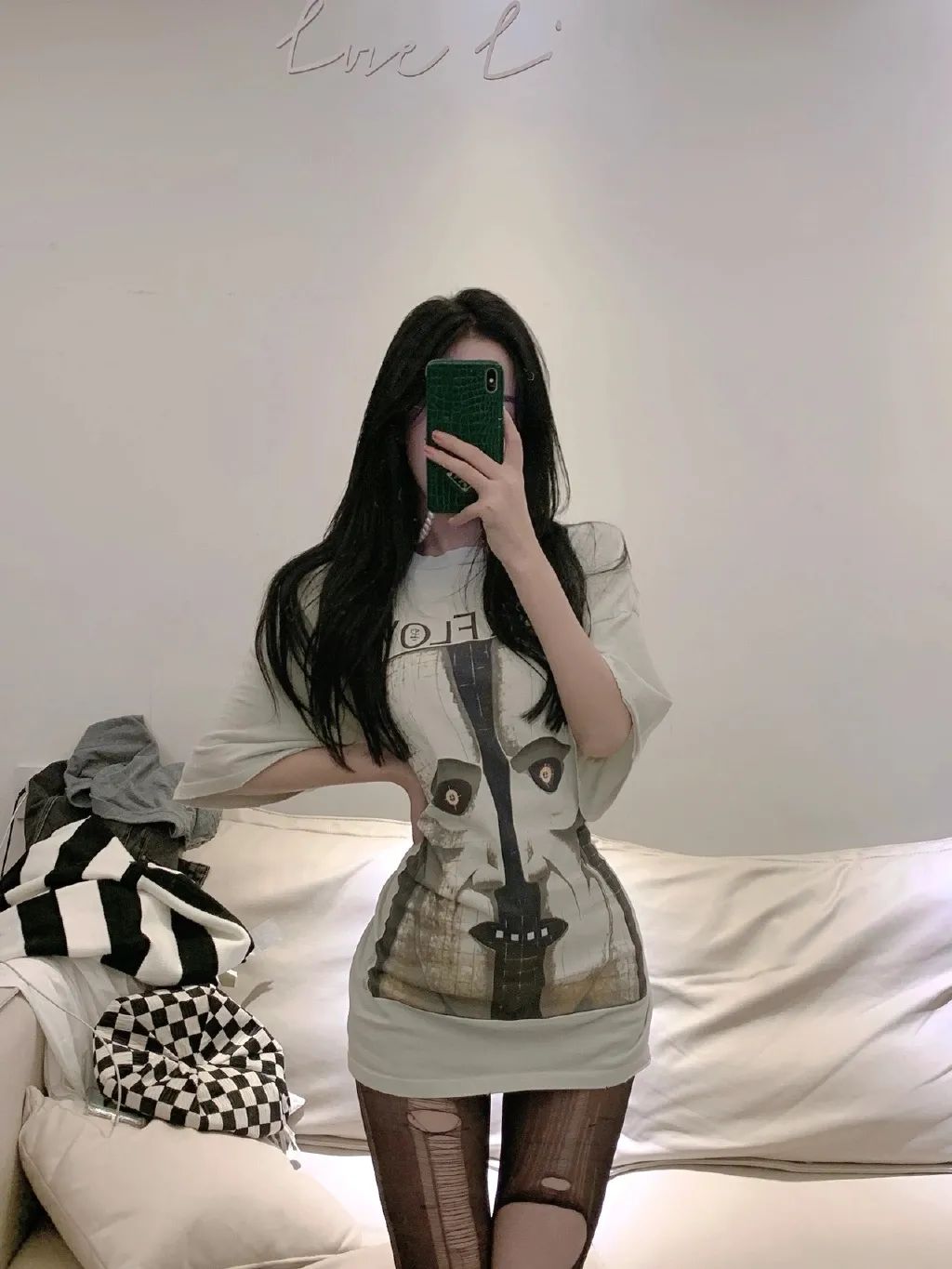 妹子絲襪都破了，好心疼??！插圖7