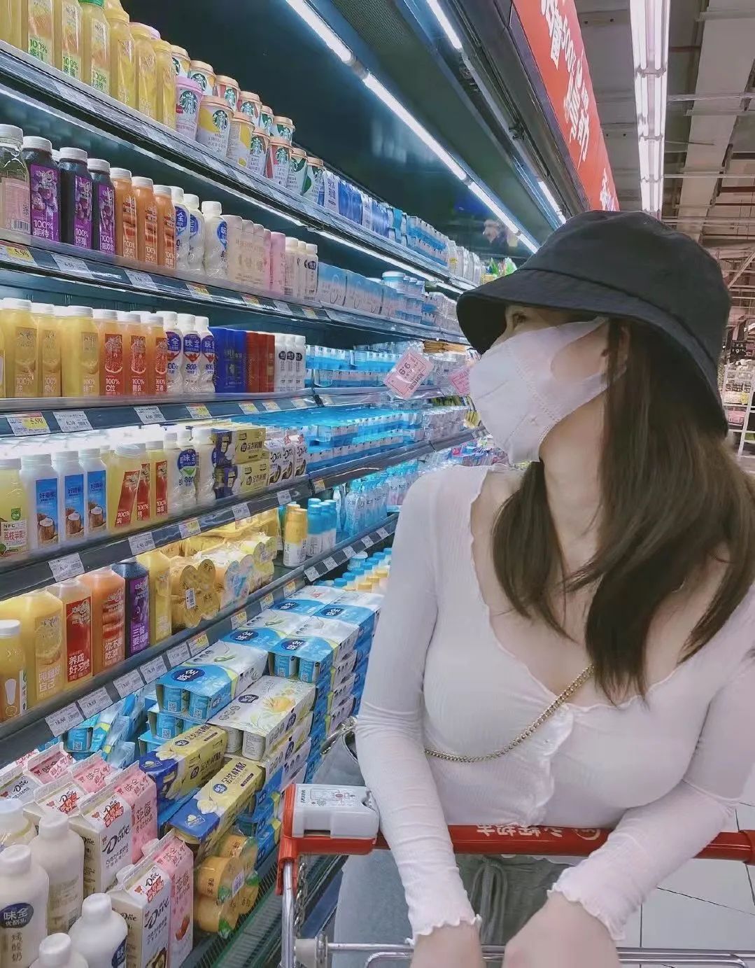 小姐姐?睡過站了，要不要叫醒她？插圖8