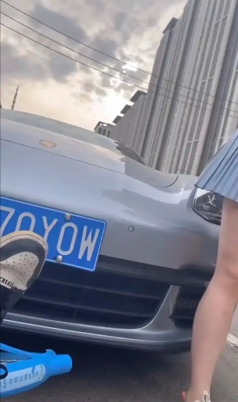 小姐姐?睡過站了，要不要叫醒她？插圖28