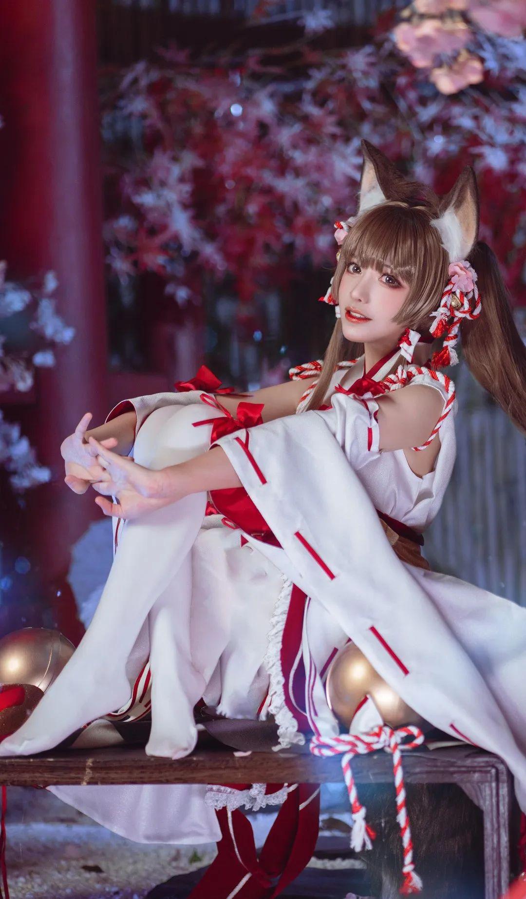 優莉娜，俏皮的巫女《盾之勇者成名錄：浪潮》插圖1